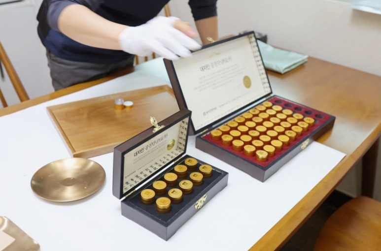 정품 사향으로 조제하는 대자인  원방 공진단 공개제환